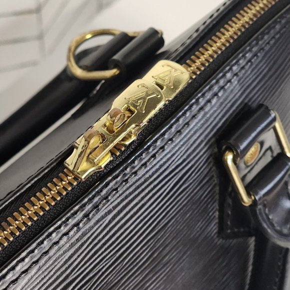 Authentic Pre-Owned Louis Vuitton Black Epi Alma Handbag - Picture 7 of 10